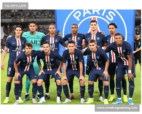 法国杯低级别球队爆冷晋级，球员赛后跪地喜极而泣